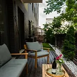 Apartment Corner