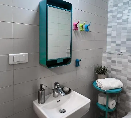Corner Apartment *