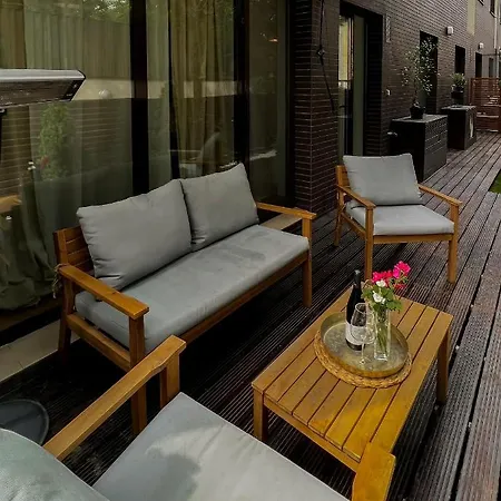 Corner * Βουκουρέστι